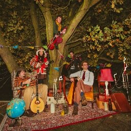 BeulahBand's profile picture. A rolling strolling rag tag romping stomping folk band. First album, SILVER, out 16th January 2014.