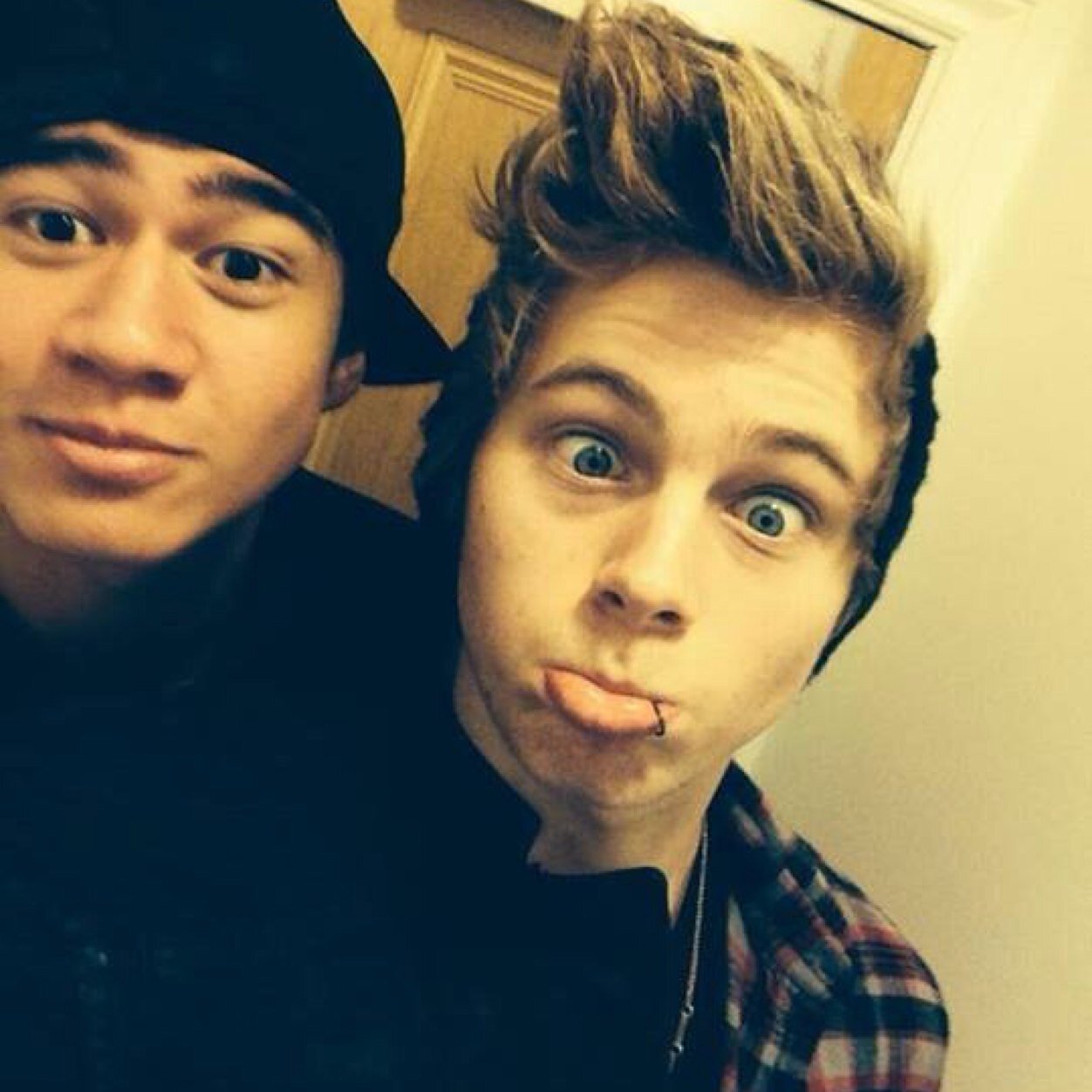 Kenei5SOS's profile picture. @5SOS @Janoskians @Luke5SOS @luke_brooks @OneRepublic @TheRealRyanHiga -- ❤️❤️