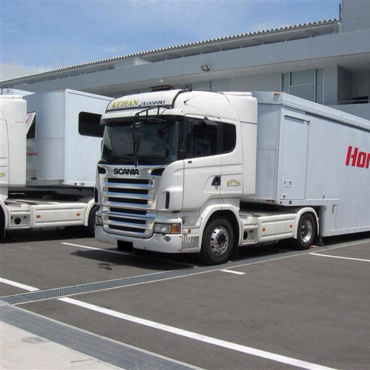 ojisander's profile picture. トラック野郎に憧れてます。 あと競馬を少々。HONEYsです。