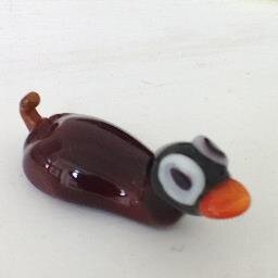 We design & create flamework glass jewellery & objects.