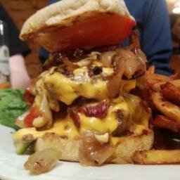 Burger, Bier und beste Laune. Das Twittertreffen in Köln.