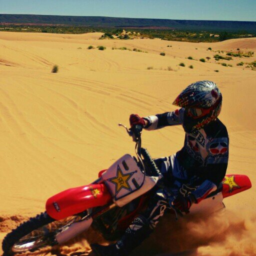 Average 25 year old guy with an awewome family. Dirtbikes, hunting, fishing, kayaks, and anything outdoors.