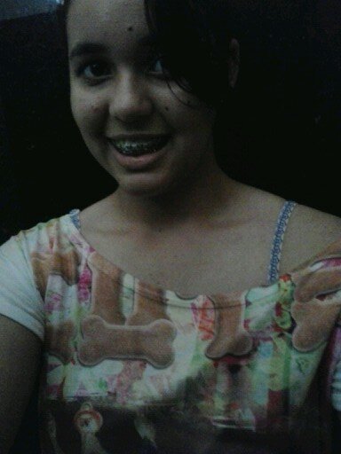 teodorota's profile picture. Qual é a semelhança entre um corvo e uma escrivaninha ?