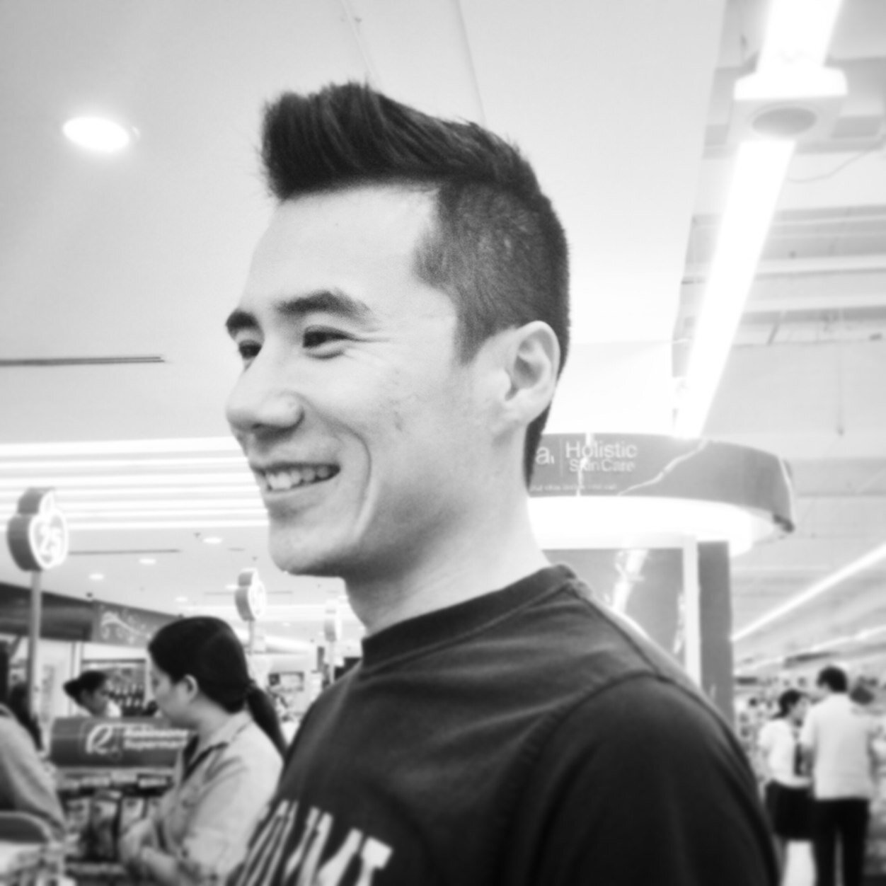 Software developer. Building clean apps, learning constantly. Family, dog walks, latte art.