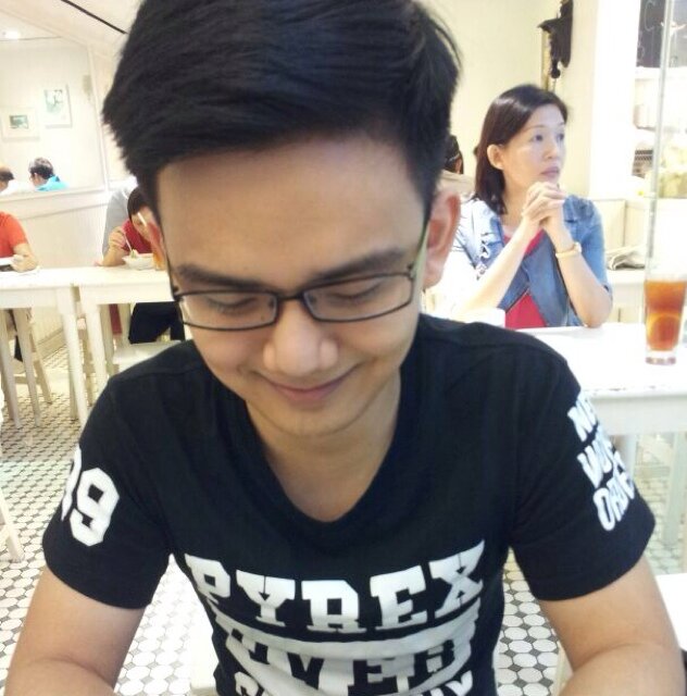 CheeeeKeonG's profile picture. A human. Being.