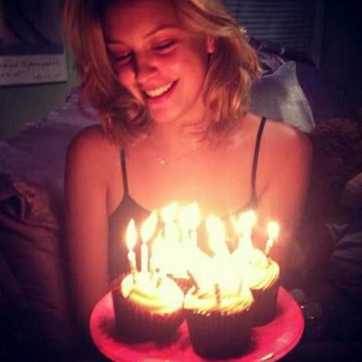 ClawedQueen's profile picture. ::Find what you love and let it kill you:: {TW RP || MC || 18+}