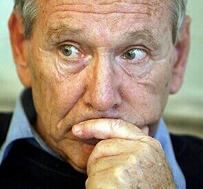 Amos_Oz's profile picture. Writer, novelist, journalists, and politician!