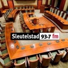 Rondom de Raad, elke woensdag van 19.00 tot 21.00 op @Sleutelstad, 93.7 FM of via de player op http://t.co/edVqqlebLv! Presentatie: @WdeGelder en @ChrisdeWaard