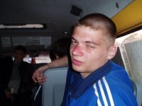 fubyzatalyk's profile picture. Россия похожа на постапокалиптический мир. У всех планшеты, гарнитуры и прочие гаджеты, а вокруг кучи говна и плохие дороги.