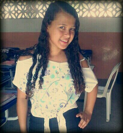 Amar, Viver, sorrir. tudo isso junto.. nossa q maravilha. eu me amoo