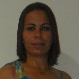Amo a família, férias, filmes e pipoca. Mãe e assistente social, então segue ai!?