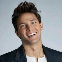 Amoo a @gabrielcoronel desde el primer día k lo vi me sigue desde el 06/02/14 ♥