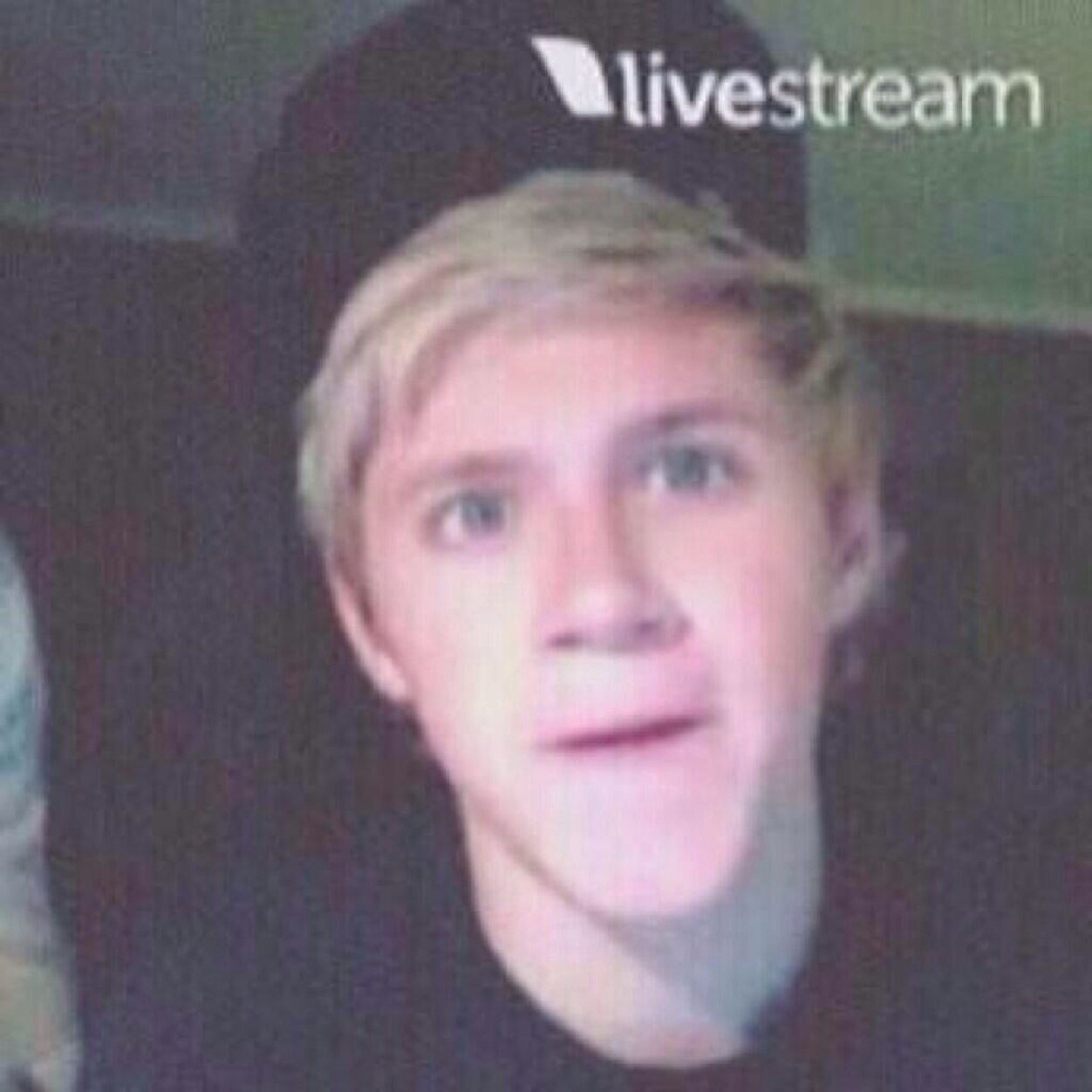 THIS WAS MY OLD USERNAME BUT ITS SAVED NOW YAY SO FOLLOW @nicnacniall INSTEAD