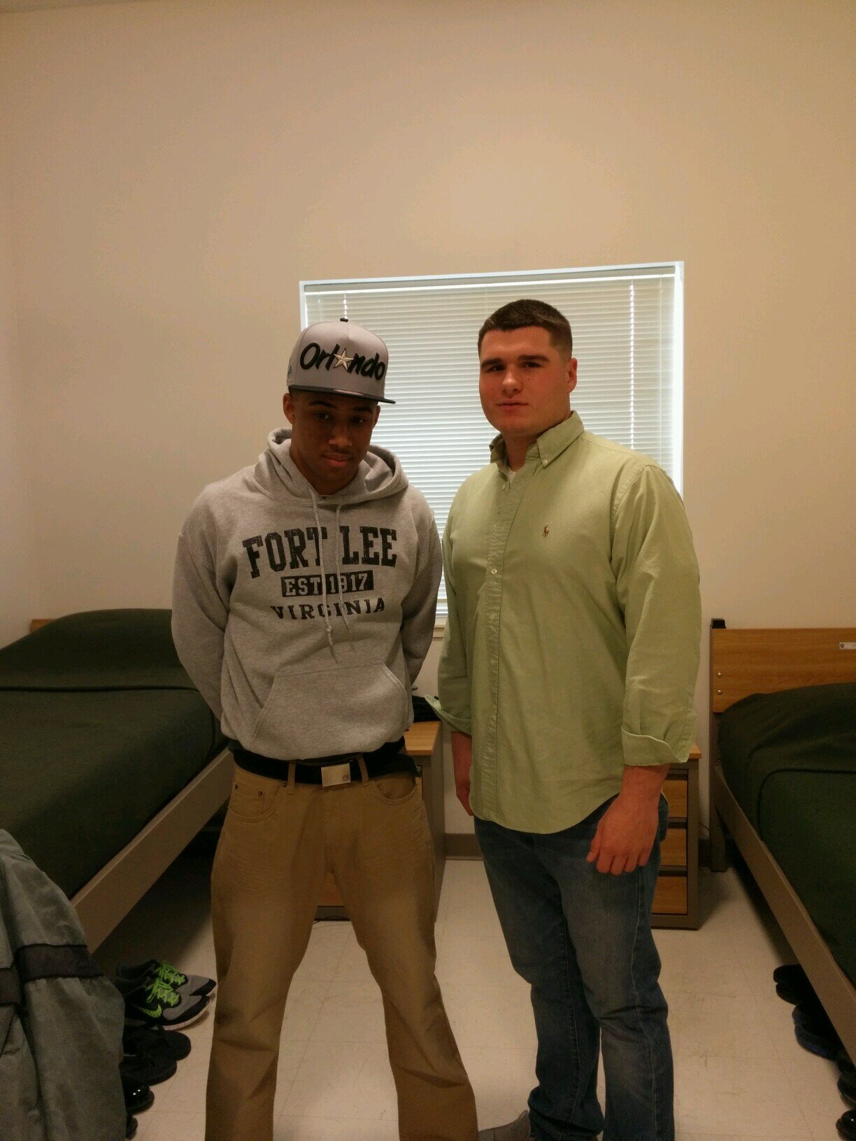 Im 20 im from auburn AL i serve in the US army hooah. Im chill and family is everything to me an I have an AMAZING girlfriend @KateRose21