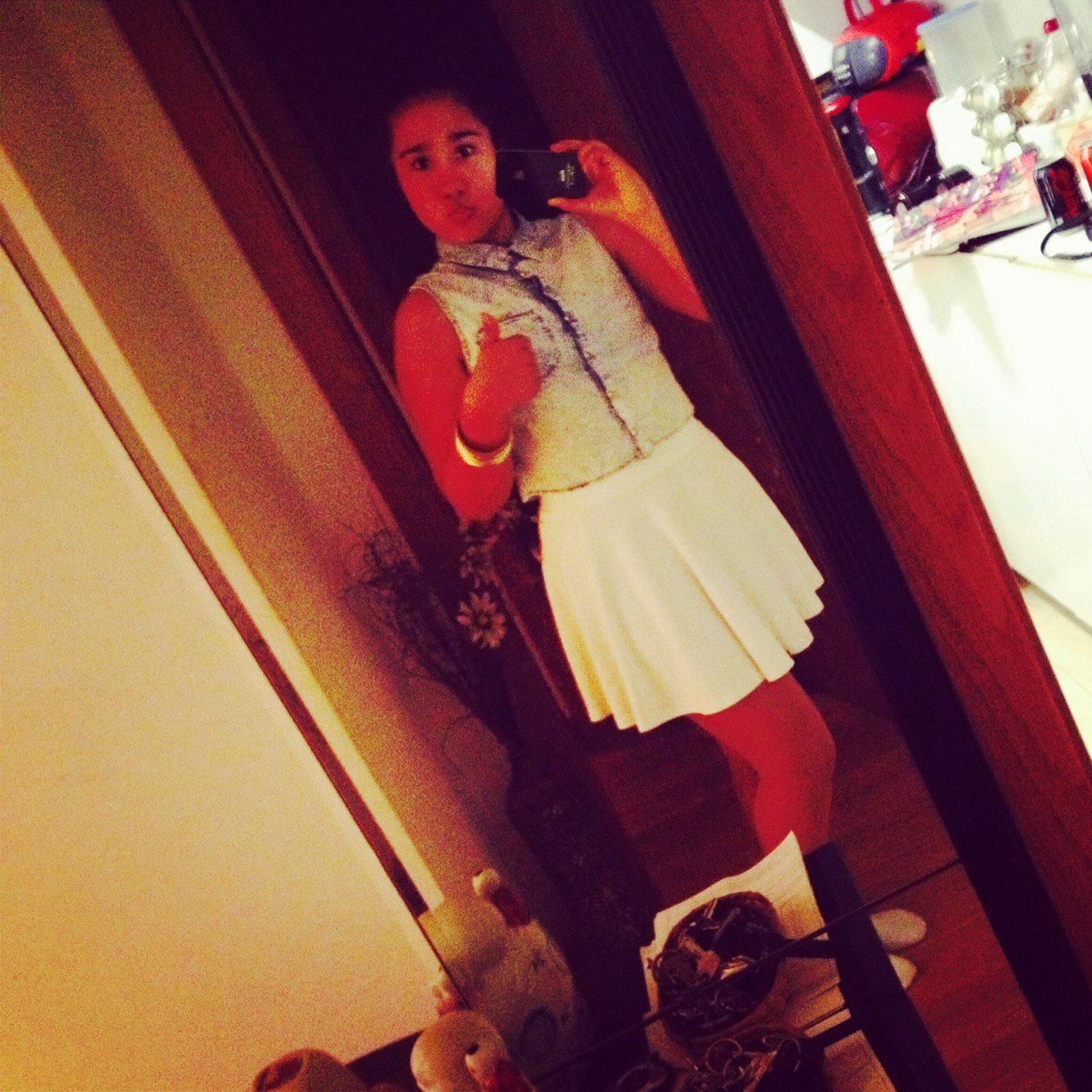 diseñadora de moda 16 años me gusta one direction  soy lista  me encanta MTV la serie jersey shore y me encanteria casarme con Abraham mateo me gusta poly d