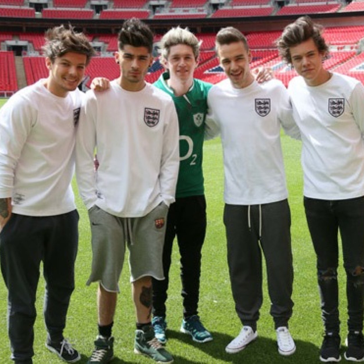 This is a meet up account for the people going to the wembley 8th June concert :)