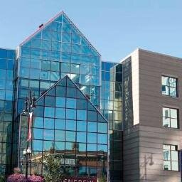 A fan account for Winnipeg's flagship shopping destination. Also visit  @wpgportageplace
