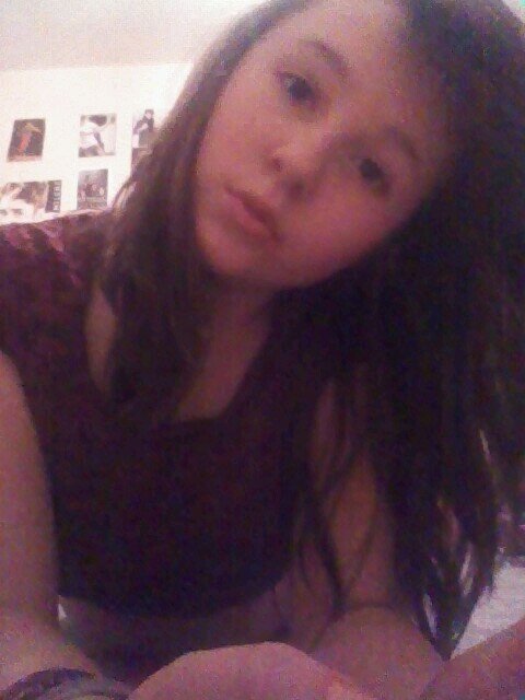 justin bieber is awsome. if u dont like him then u can pee off