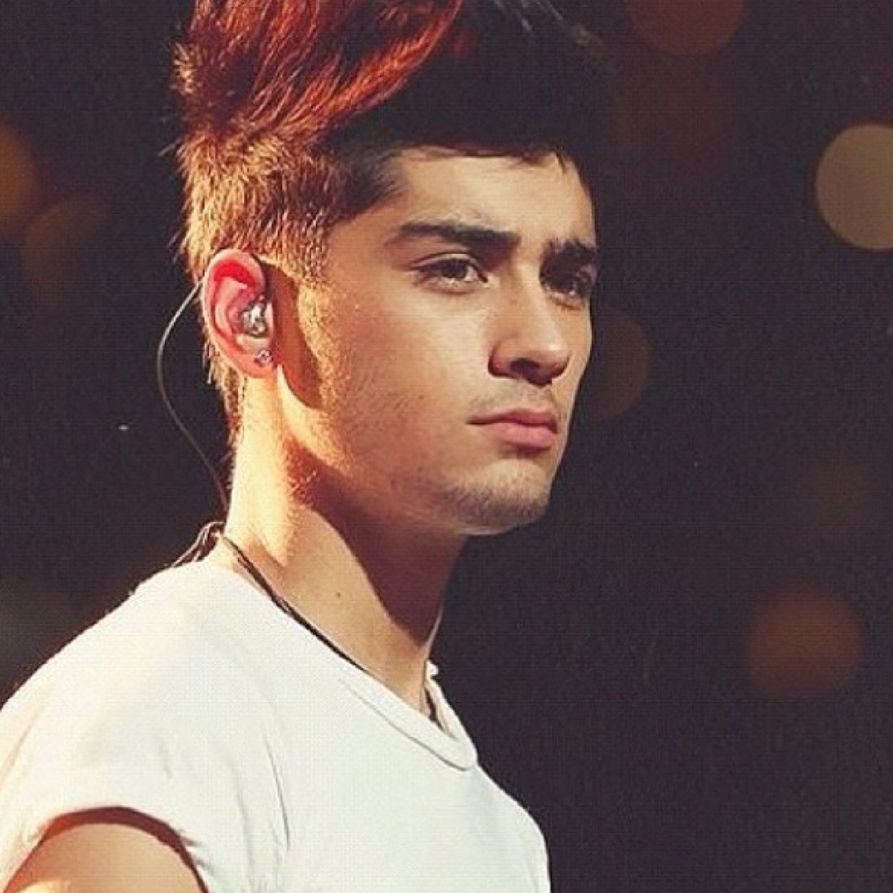 DONT FOLLOW HERE FOLLOW @zaynsgf12 SHE ALWAYS FOLLOW BACK!!!!!LOVE YA!!!!!:)