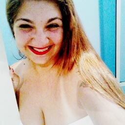 Sagitáriana , Corinthiana ,  Bipolar , Eclética  , 18 anos  , Peace&Love    ☮