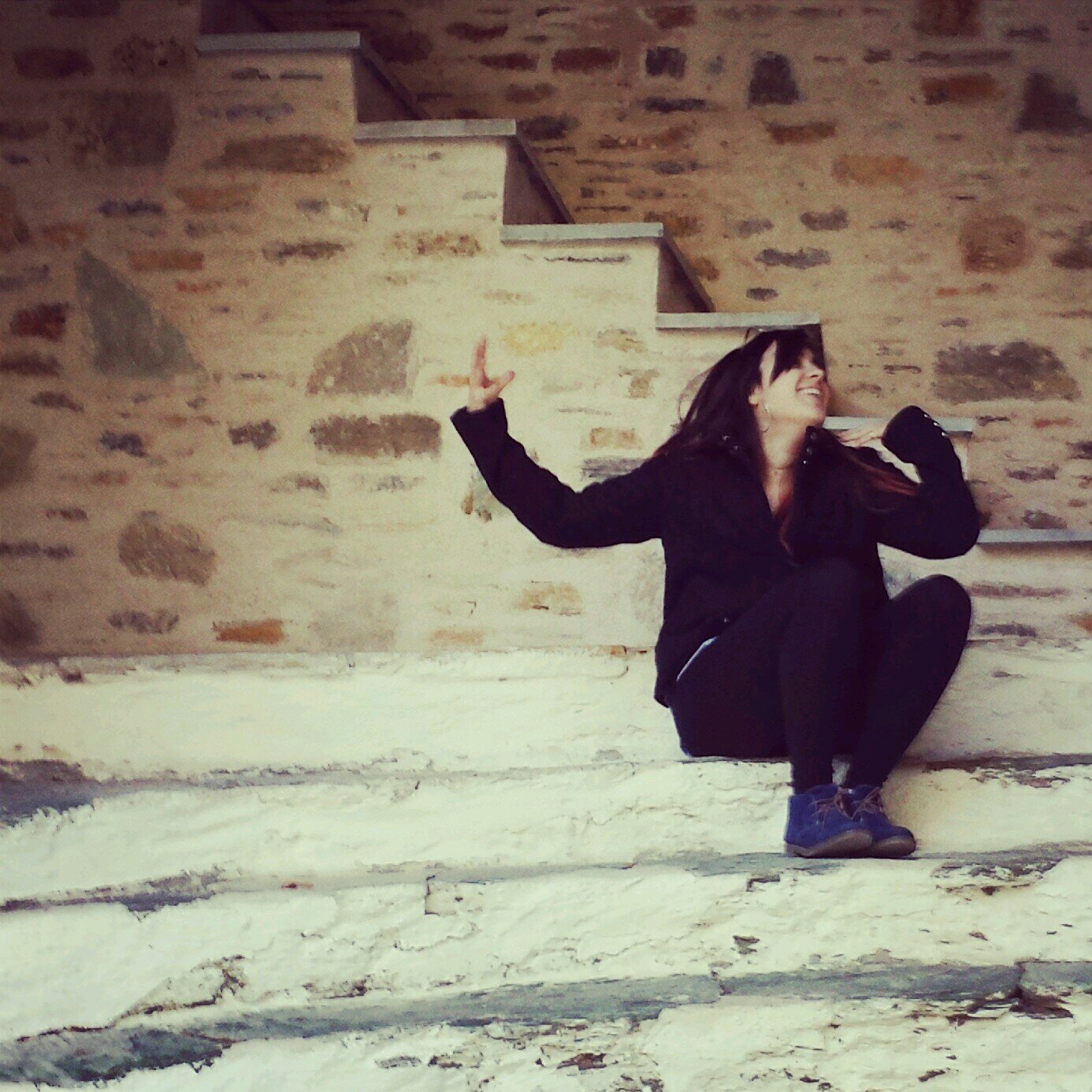 irini_liapikou's profile picture. Ένα πράγμα προσέχω πάντα. Μη σκίσω κανα καλσόν.