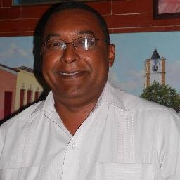 Analista político. Articulista de prensa, Ecodemócrata libre. Acciondemocratista de corazón. Ecológico comprometido con el desarrollo sustentable y sostenible.