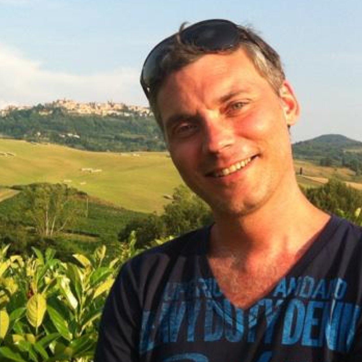 JohanAlgernon's profile picture. Kommunalråd (M) och ordförande i Stadsbyggnadsnämnden i Täby. Det här är mina tankar om politik, utveckling och livet i allmänhet.