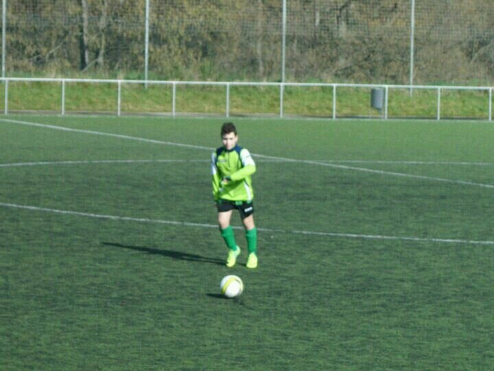 Jugador de futbol del C.D. Allariz. *11*.