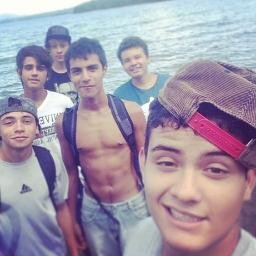 Enquanto Deus for meu chão, não há quem me derrube..!
