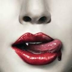 Look inside my eyes, it's where my demons hide. «Los dedos para vomitar, no para masturbarse.» [1,57 P1: 55 M1: 50 M2: 47 M: 43]