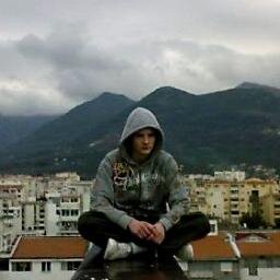 EchoesOfTheMoon's profile picture. Baranin iz Nikšića, porijeklom s Cuca i Azanaa. Liberal, humanista, šahista , gitarista, stonoteniser, meteorolog. Zakleti Jugonostalgičar.