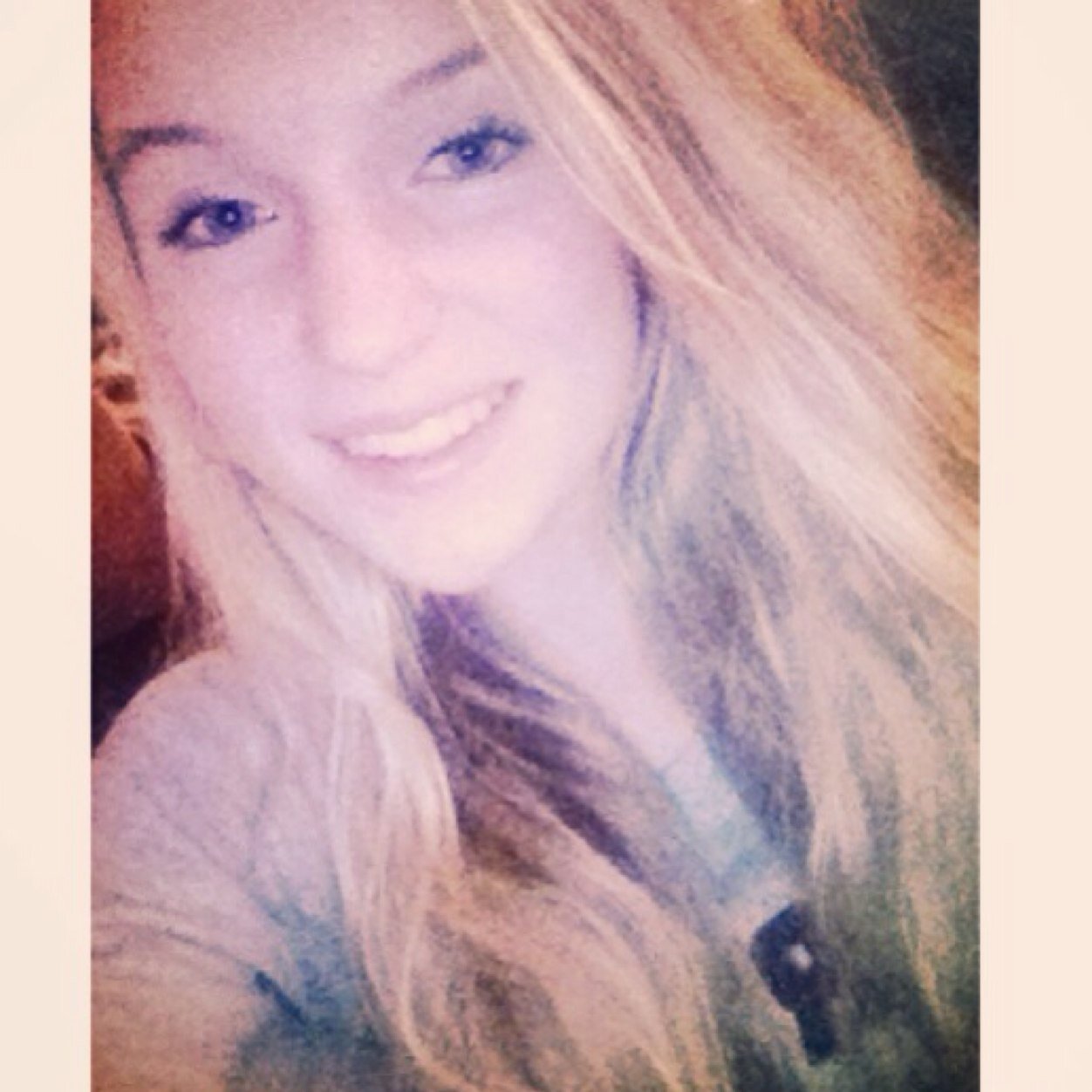 Qui Vive C1
instagram/snapchat; mitzixe