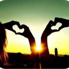 Sigueme si echas en falta a alguien, si estas enamorado, si te han lastimado y si te queda mucho por vivir. Las mejores frases de canciones para TI!