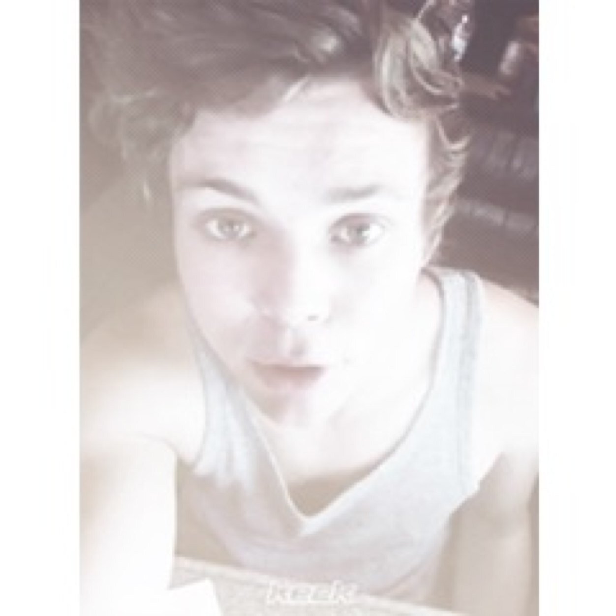 please follow @ashtonosaurus