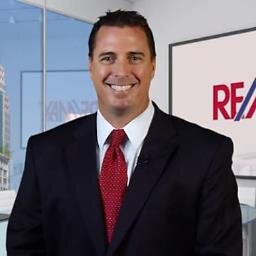 Re/MAX Assured  with over 13 years of experience working with buyers and sellers in Central Florida. Re/MAX Hall of Fame &100% club member.