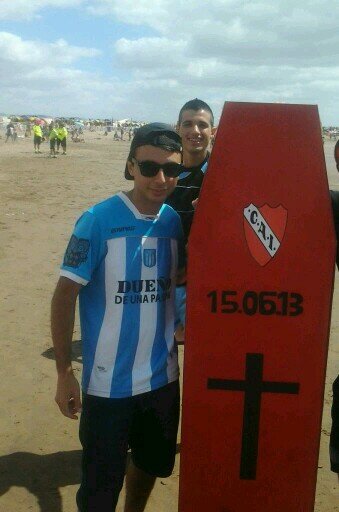 • Hincha & socio de Racing Club ~
• Lionel Messi
• Rock Nacional 
'Cuando la noche es mas oscura, se viene el dia en tu corazon'