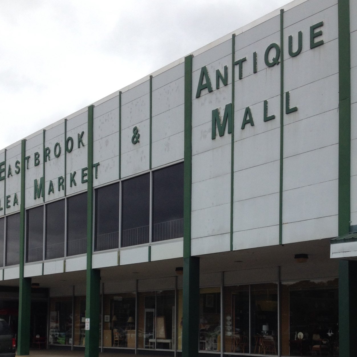 Eastbrook Flea Market and Antique Mall 425 Coliseum Blvd