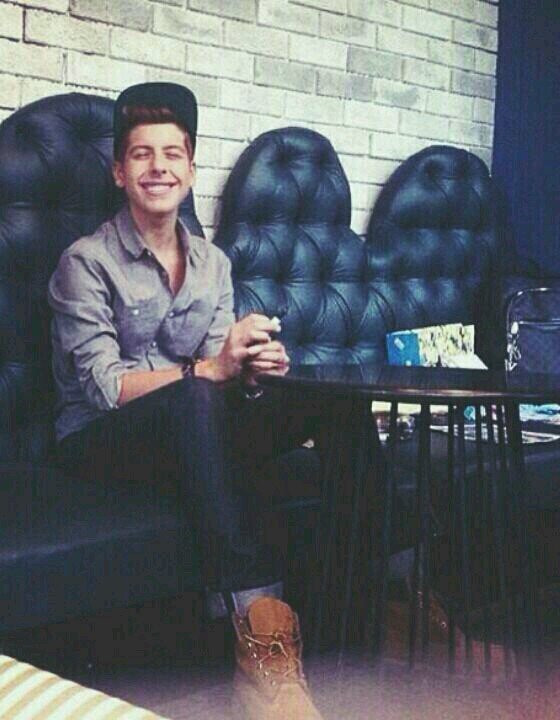 amo a matt hunter y siempre lo apoyare en vuenas  y en las malas ♥♡  /eso♡ te amo matt hunter ;-)/si me siges yo te sigo ♡