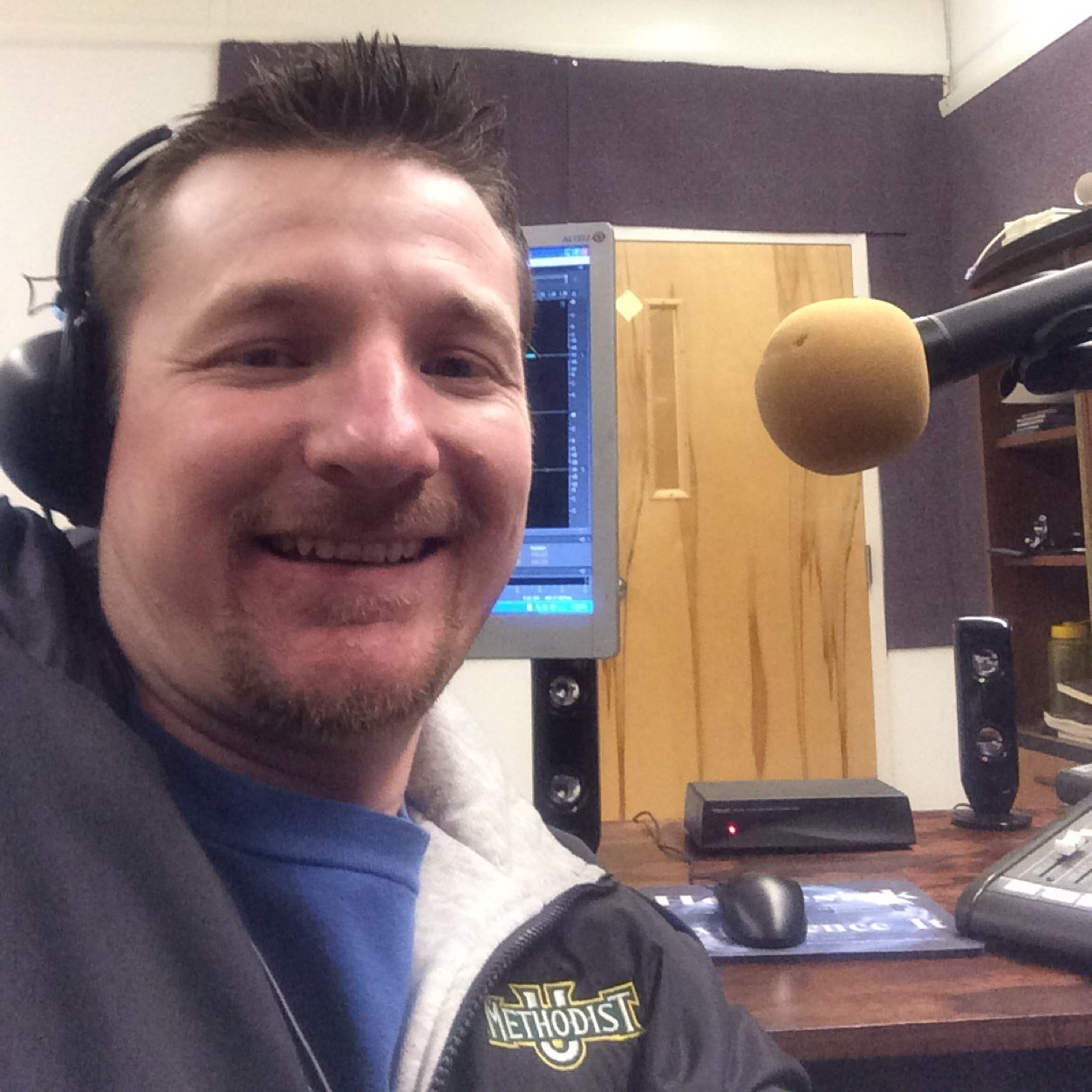 I am a mobile dj that also has a radio show on muradio called The Epi Show with DJ Kenny every Thursday at 5:00 pm. I also am a dj for coastal dj and video.