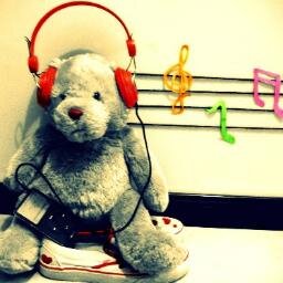 Algumas músicas nos fazem ficar vulneráveis a qualquer tipo de lembranças e pensamentos, e como consequência, vulneráveis a qualquer tipo de sentimentos.