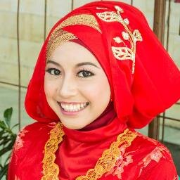 paramraras's profile picture. move on itu berhenti mencintai sesuatu yang telah pergi, berganti dengan mencintai sesuatu yang datang menghampiri  | sastra nusantara UGM 2012
