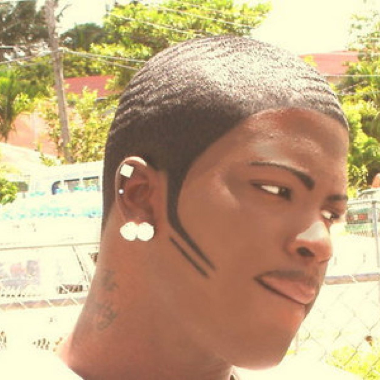 KanyePleaseNot's profile picture. 