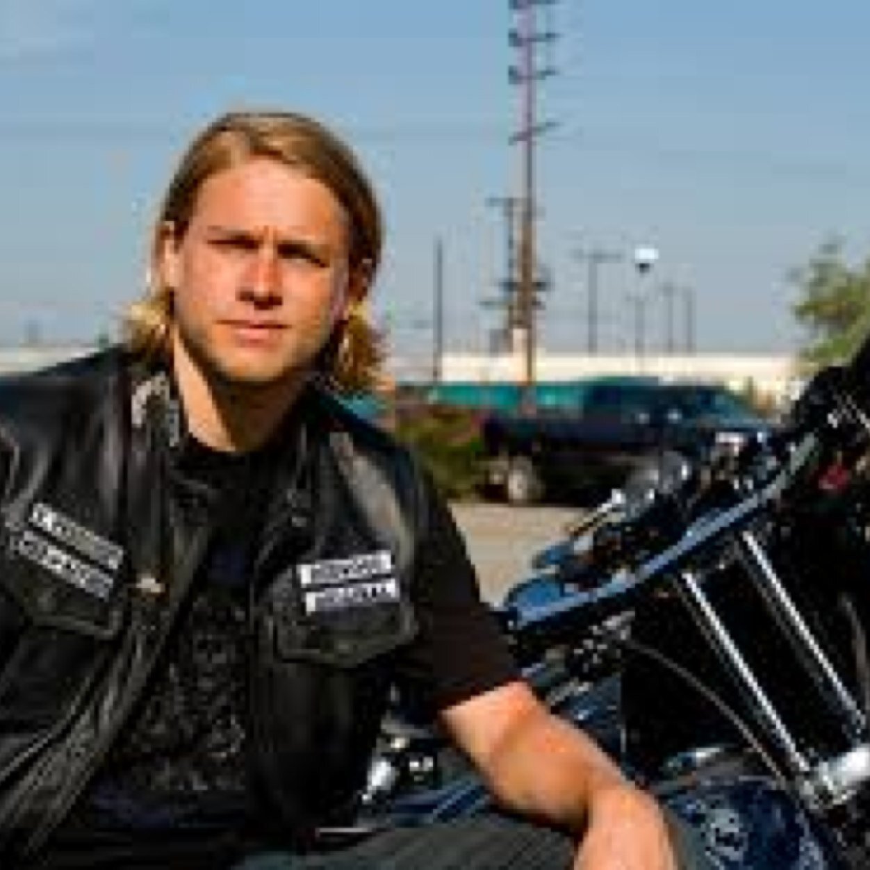 A bad ass who takes no shit. Born to ride the open road. Mess with me and I'll kick your ass. She is my special someone. #Hers #SOA (+25 #RP)