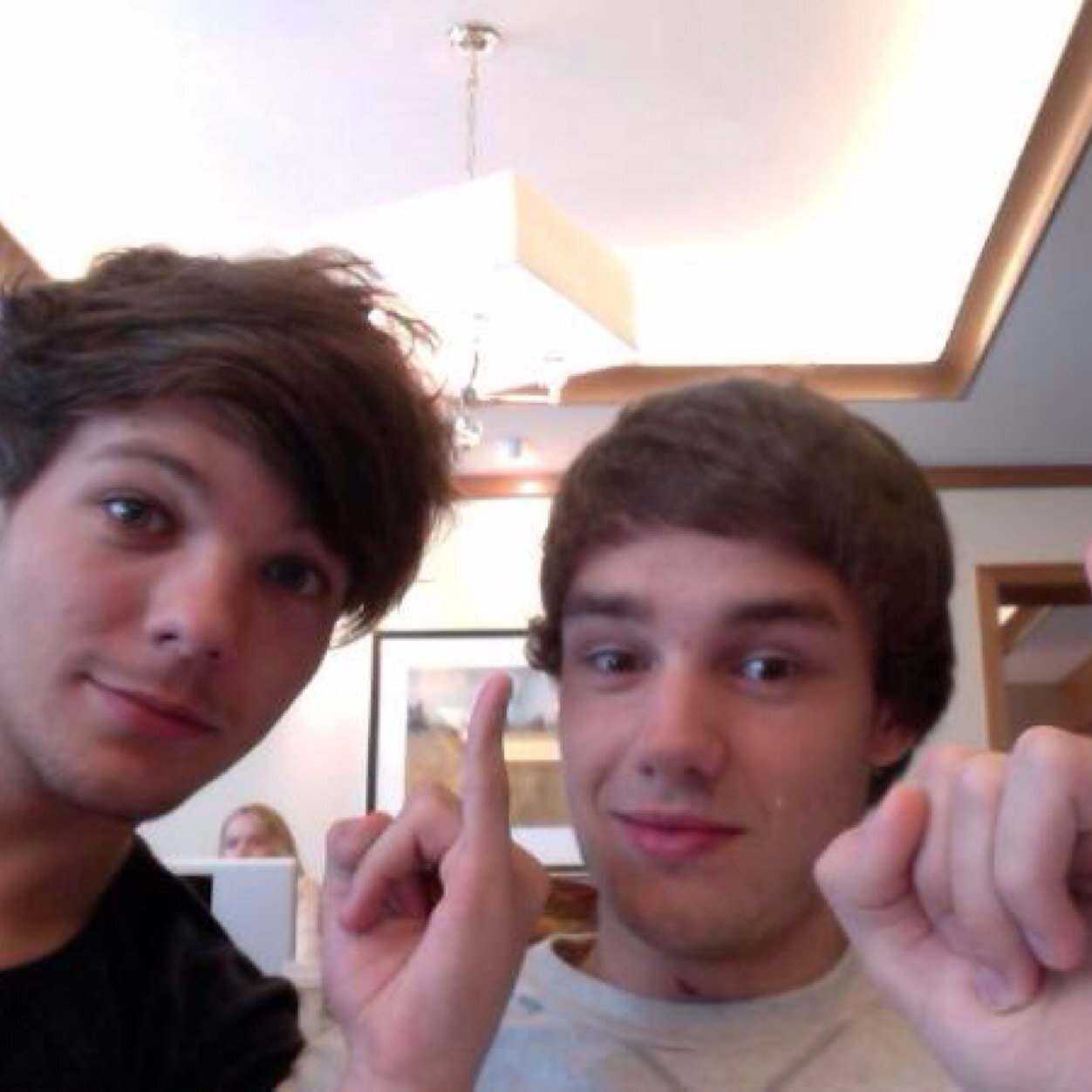 Maior que o Josh, menor que a bunda do louis