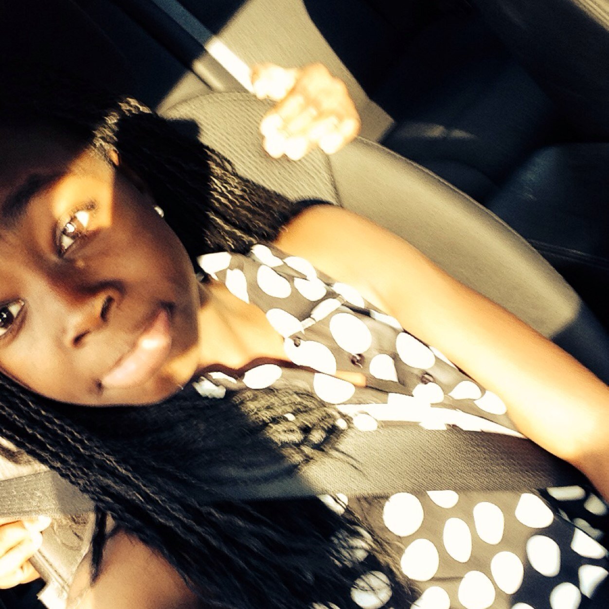 Wassuppp Ayee Follow Mehh I Follow
Facebook:Chasidy Roberson
Kik:Ahhhaaaa