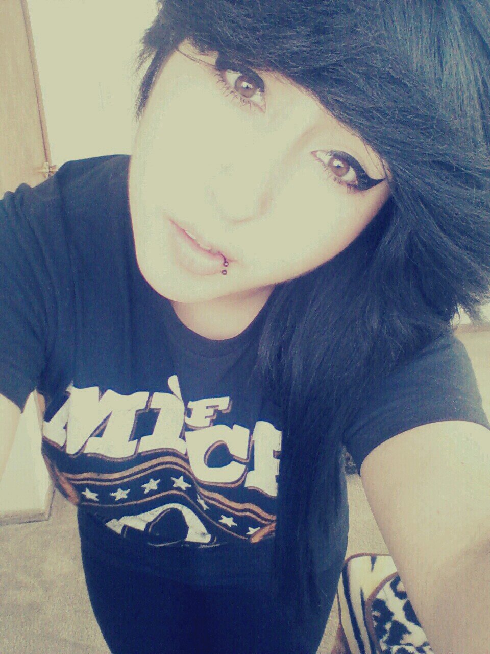 °Hello!:3 °17  ° Los Angeles CA ° Baaands  °Snapchat: carolinaleyva17