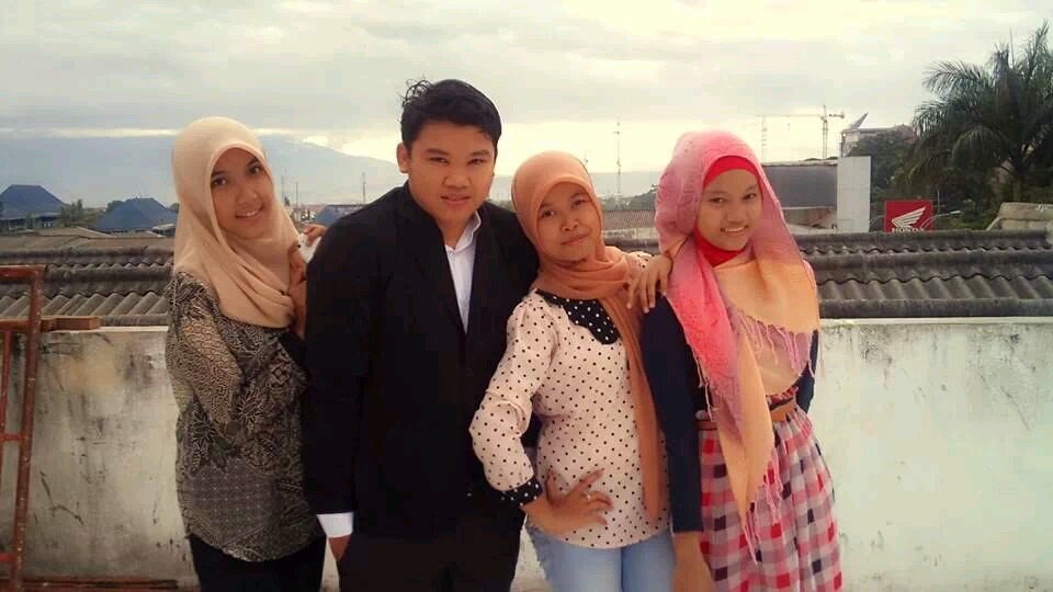 anto32799463's profile picture. Bismilah aja dah