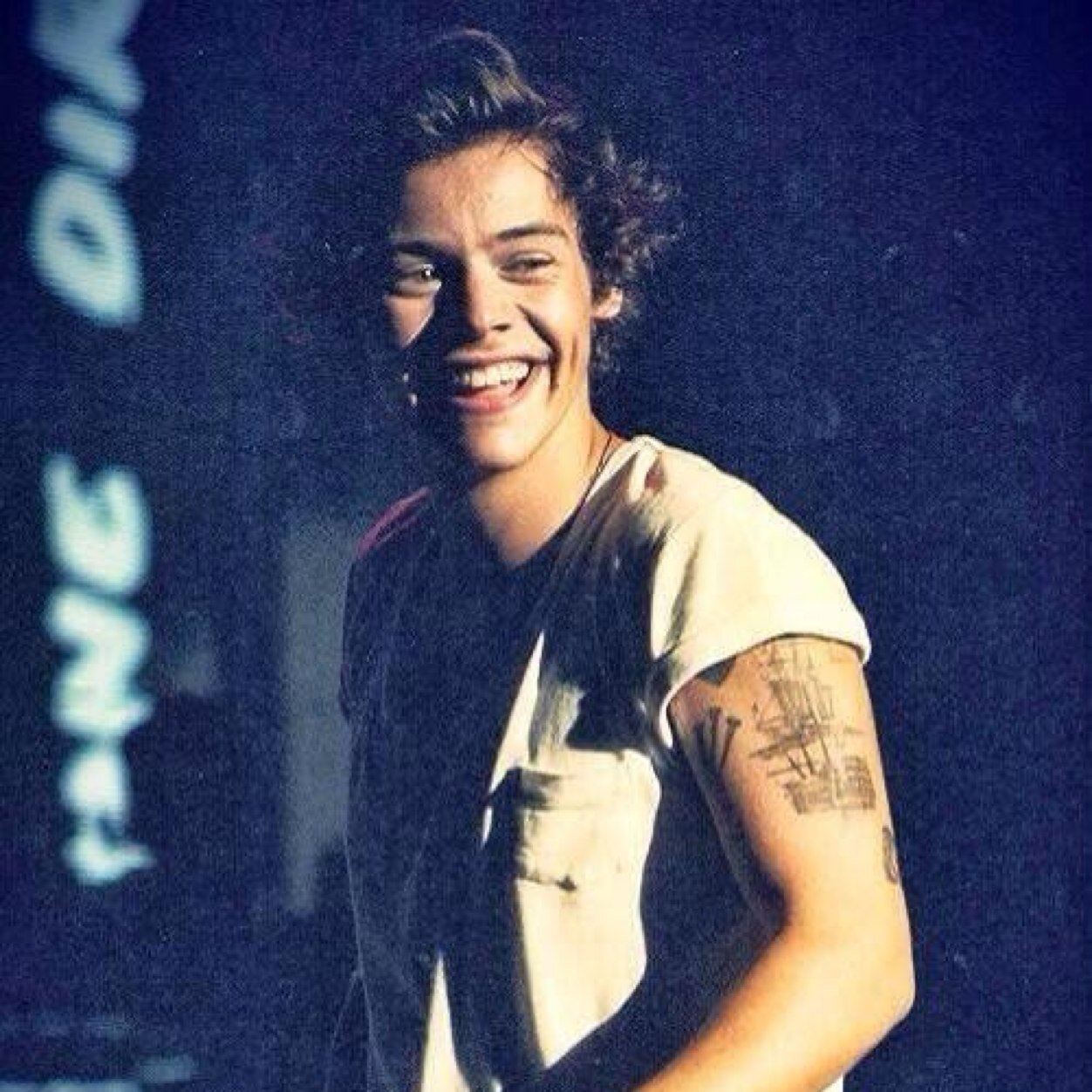 lukesawkward's profile picture. 5SOS & 1D | 0/4 :( | 0/5 :( | Met 5SOS 7.11.13 at there toronto acoustic show ❤