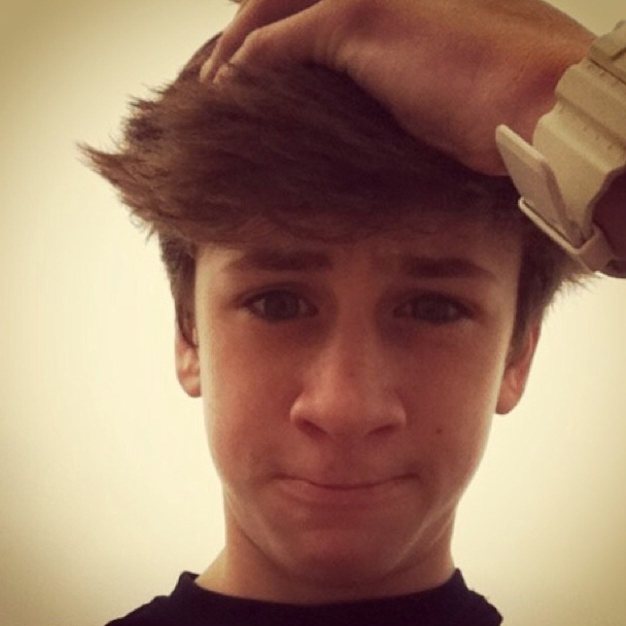 CAMERON DALLAS FOLLOWS!!!DWB,1D,5SOS,LM,IM5 Insta: bradford_badgirl__ Vine:taryn_valentine Im a girl of many fandoms FOLLOW MEH