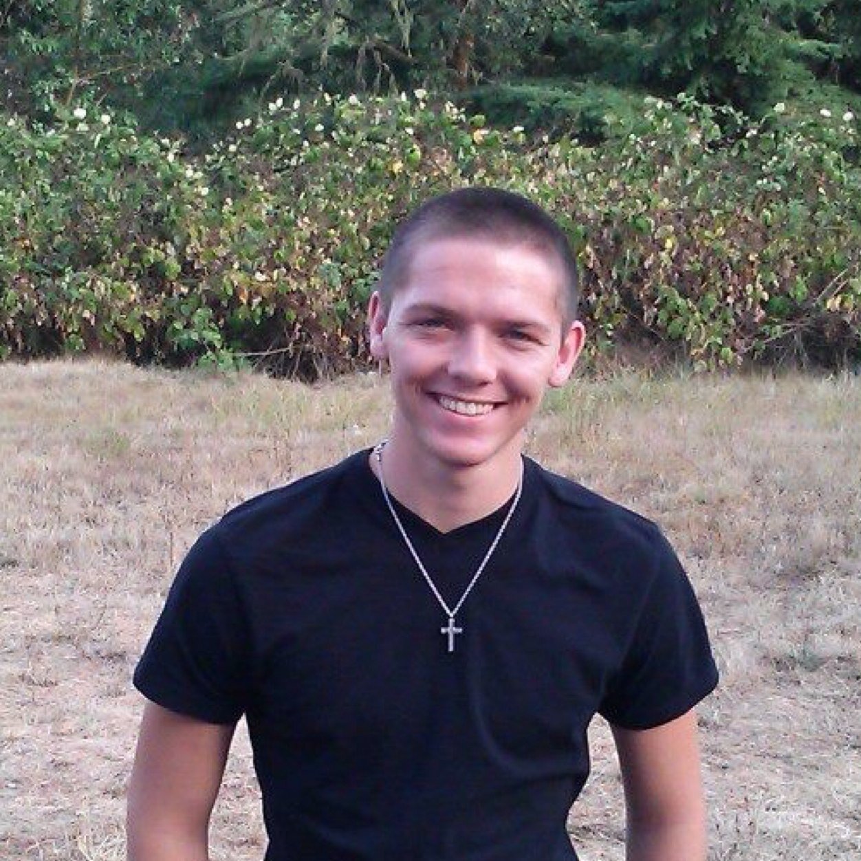 Future firefighter. 18. I work at Cheeseburger In Paradise. Im a cadet at a fire department. Text me anytime :)